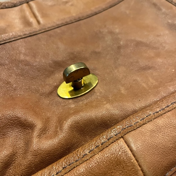 AUTHENTIC FOSSIL GENUINE SOFT PEBBLED LEATHER CROSSBODY SATCHEL WITH KEY - Picture 9 of 14